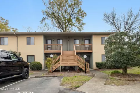 3729 Saint Johns Ct UNIT B, Wilmington, NC 28403