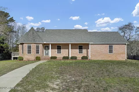 224 Topsail Watch Dr, Hampstead, NC 28443