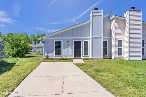 206 Yaupon Dr, Jacksonville, NC 28546