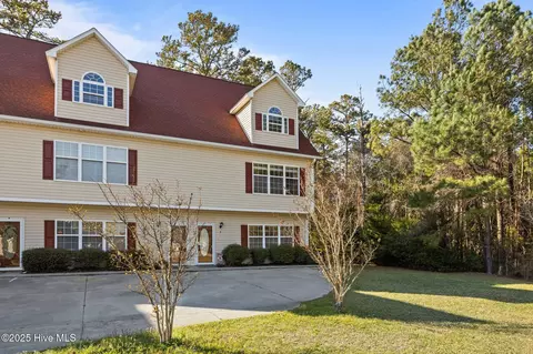 101 Ole Field Cir #E, Newport, NC 28570
