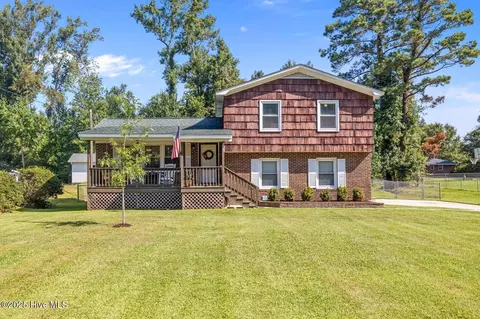 233 Heritage Park Dr, Wilmington, NC 28401