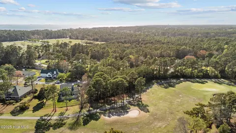 215 Oak Dr, Morehead City, NC 28557