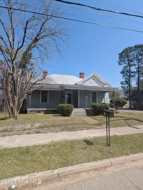 415 Gold St E, Wilson, NC 27893