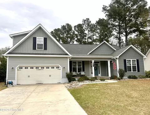 1210 Woods Ct, Morehead City, NC 28557