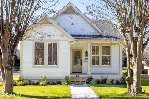 128 E Gale St, Edenton, NC 27932