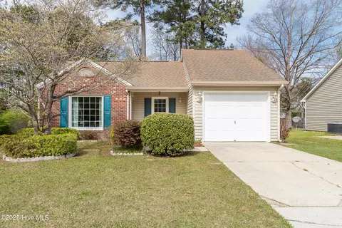 203 E Cameron Ct, Jacksonville, NC 28546
