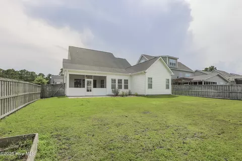 420 Aurora Pl, Hampstead, NC 28443 photo 9