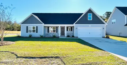 505 Orchard Creek Dr, Richlands, NC 28574