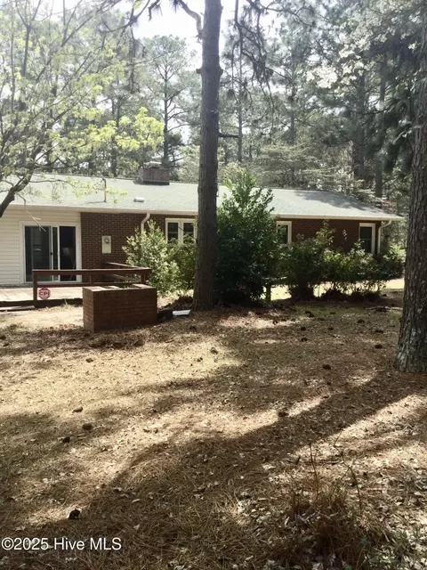 Exterior - 410 N Currant St, Pinebluff, NC 28373 photo 4 of 9