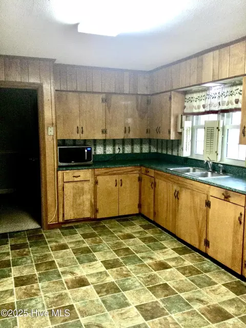 Kitchen - 410 N Currant St, Pinebluff, NC 28373 photo 1 of 2