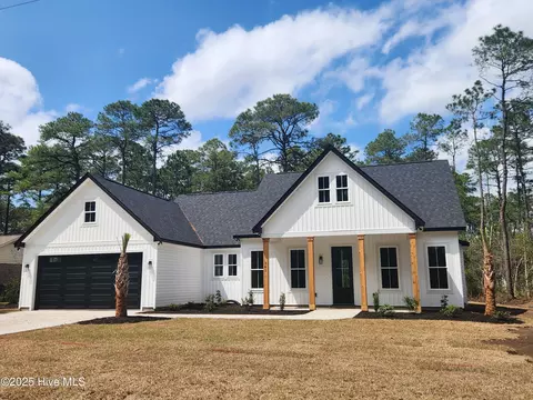 341 Thicket Dr NW, Calabash, NC 28467