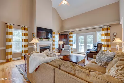 203 Headwaters Dr, Hampstead, NC 28443 photo 6