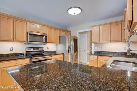 203 Headwaters Dr, Hampstead, NC 28443 photo 14