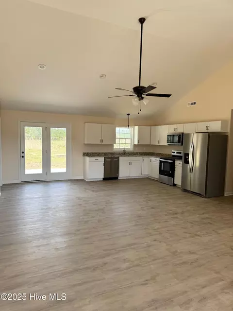 Kitchen - 175 Lanefield Rd, Warsaw, NC 28398 photo 1 of 4