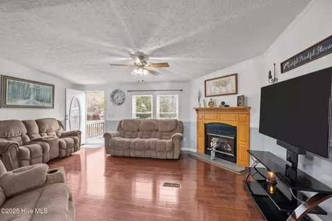 2184 Whichards Beach Rd, Chocowinity, NC 27817 photo 9