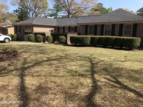 271 Shoreline Dr, New Bern, NC 28562