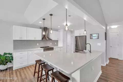 Kitchen - 92 Lewis Rd, Hampstead, NC 28443 photo 1 of 5