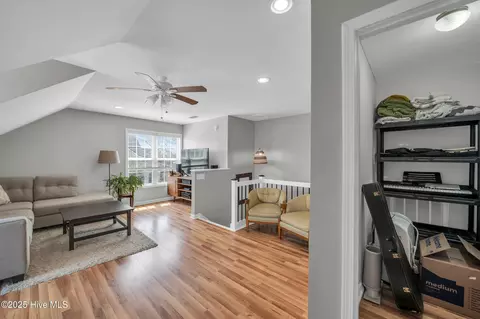 Entry Way - 92 Lewis Rd, Hampstead, NC 28443 photo 1 of 1