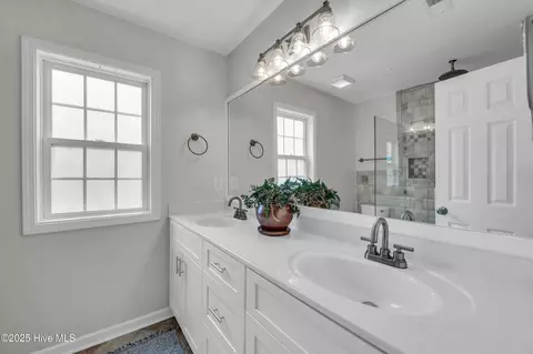 Bath - 92 Lewis Rd, Hampstead, NC 28443 photo 1 of 2