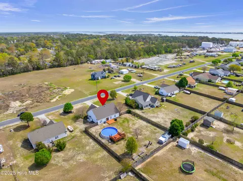 View/Area - 92 Lewis Rd, Hampstead, NC 28443 photo 3 of 6