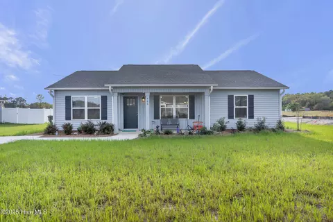 447 Wade St, Warsaw, NC 28398