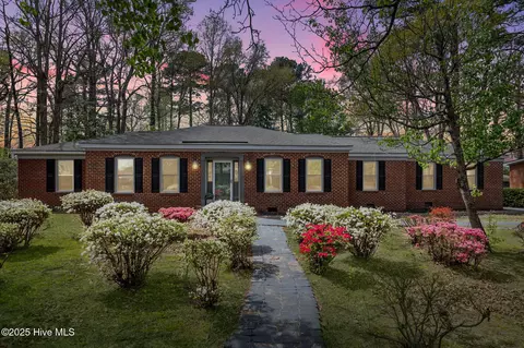 3303 Ellsworth Dr, Greenville, NC 27834