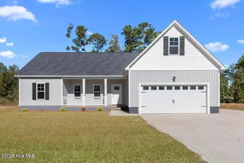 302 E Theriault Ct, Jacksonville, NC 28540