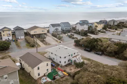 1027 S Shore Dr, Surf City, NC 28445