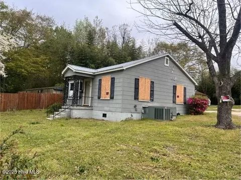 105 Rohanen Ave, Rockingham, NC 28379