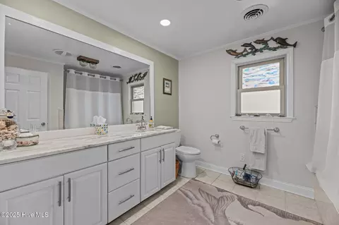 Bath - 97 Third St, Vandemere, NC 28587 photo 3 of 3