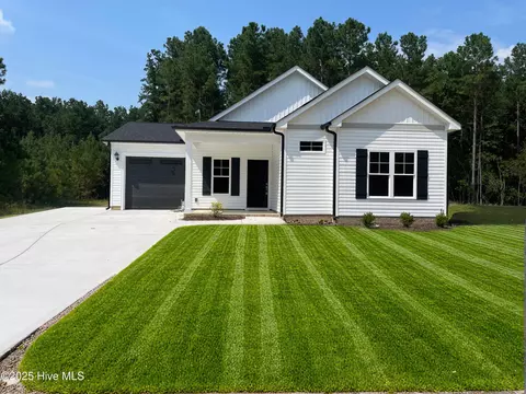 1582 Patterson Rd, Kinston, NC 28504
