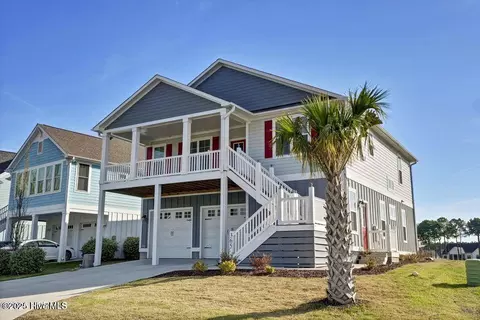 365 Summerhouse Dr, Holly Ridge, NC 28445