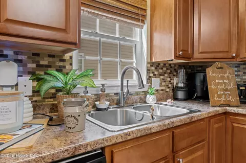 4613 Rainmaker Dr, New Bern, NC 28562 photo 8