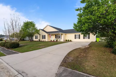 1004 Locust Ct, Havelock, NC 28532