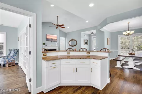 916 Sloop Point Loop Rd, Hampstead, NC 28443 photo 27