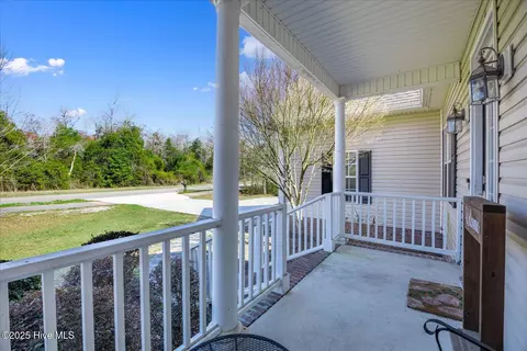 916 Sloop Point Loop Rd, Hampstead, NC 28443 photo 11