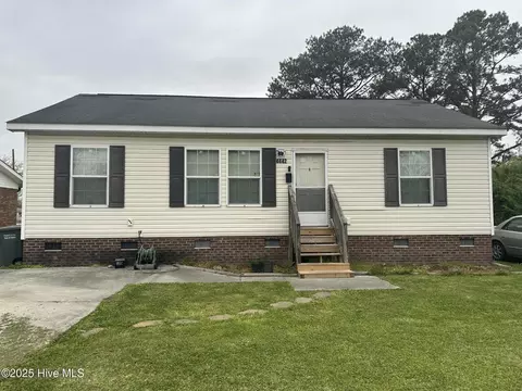 4442 Queen St, Ayden, NC 28513
