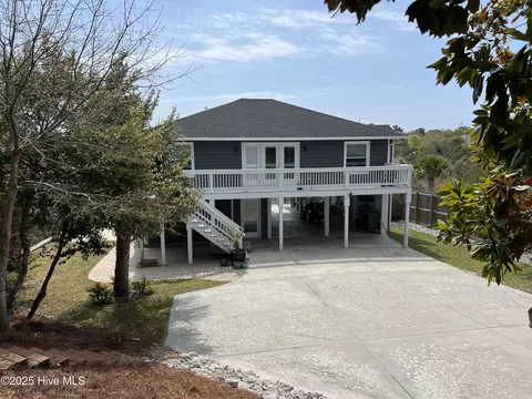 7327 Archers Creek Dr, Emerald Isle, NC 28594