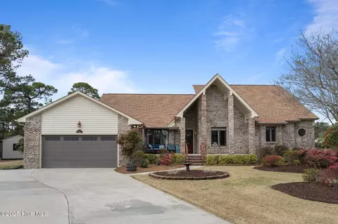 106 Bogey Ct, Hampstead, NC 28443