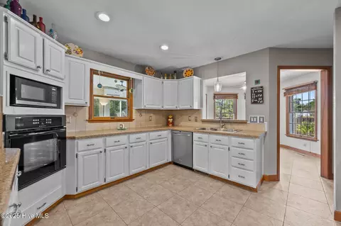 106 Bogey Ct, Hampstead, NC 28443 photo 17