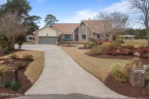 106 Bogey Ct, Hampstead, NC 28443 photo 4