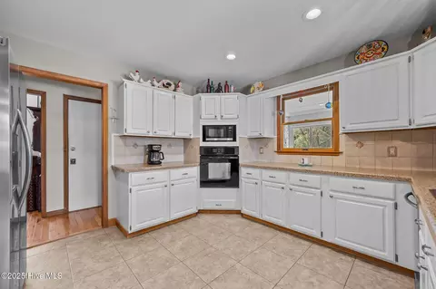 106 Bogey Ct, Hampstead, NC 28443 photo 15