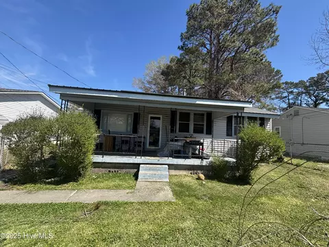 140 Elizabeth St, Jacksonville, NC 28540