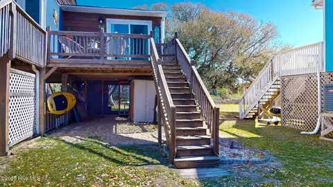 212 Sand Piper Dr, North Topsail Beach, NC 28460