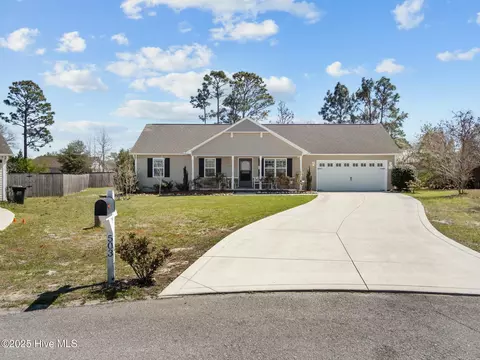 503 Waldorf Ct, Hubert, NC 28539