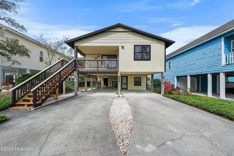 923 Whitecaps Ln, Carolina Beach, NC 28428
