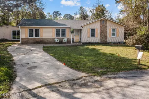 516 Redwood Pl, Jacksonville, NC 28540