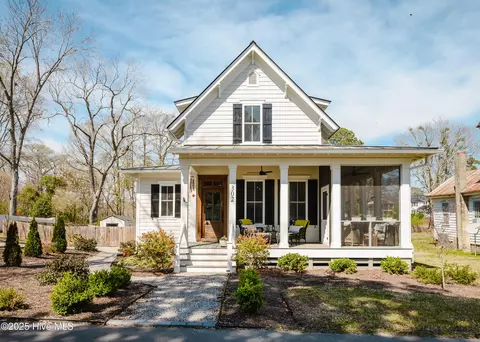 302 W Church St, Edenton, NC 27932