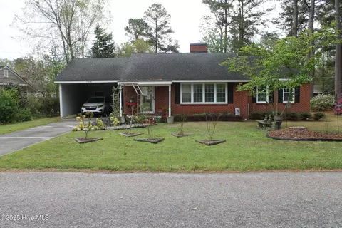 208 Garrell St, Whiteville, NC 28472