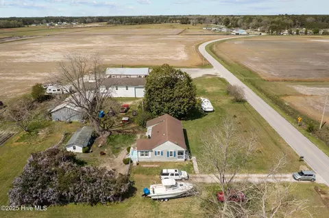 489 Newport Loop Rd, Newport, NC 28570